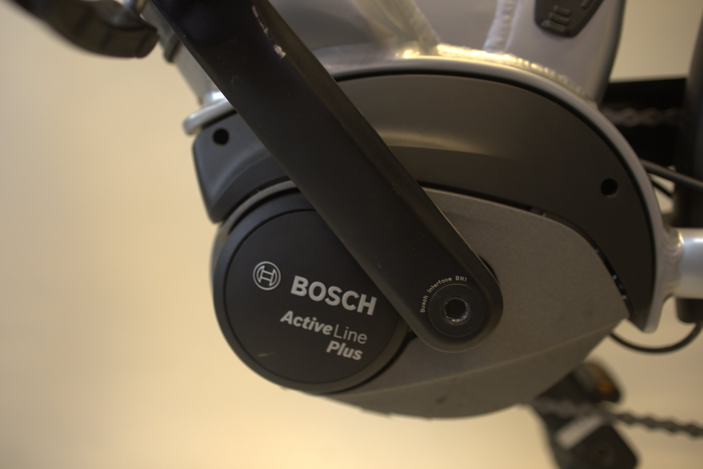 White E-Trekking 3.0 Bosch A+ 500 23