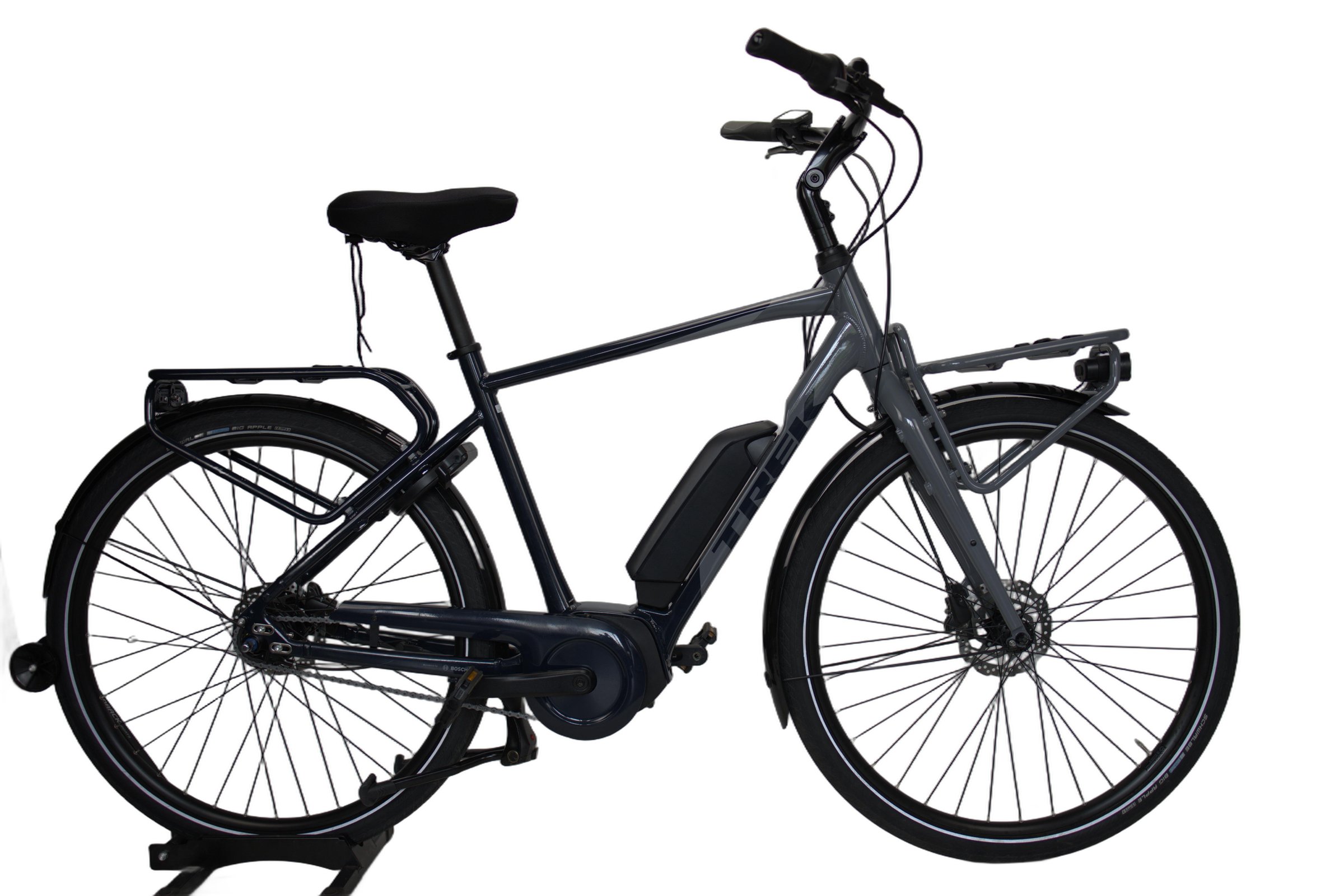 Grå Trek District+ 2 elsykkel fra siden.