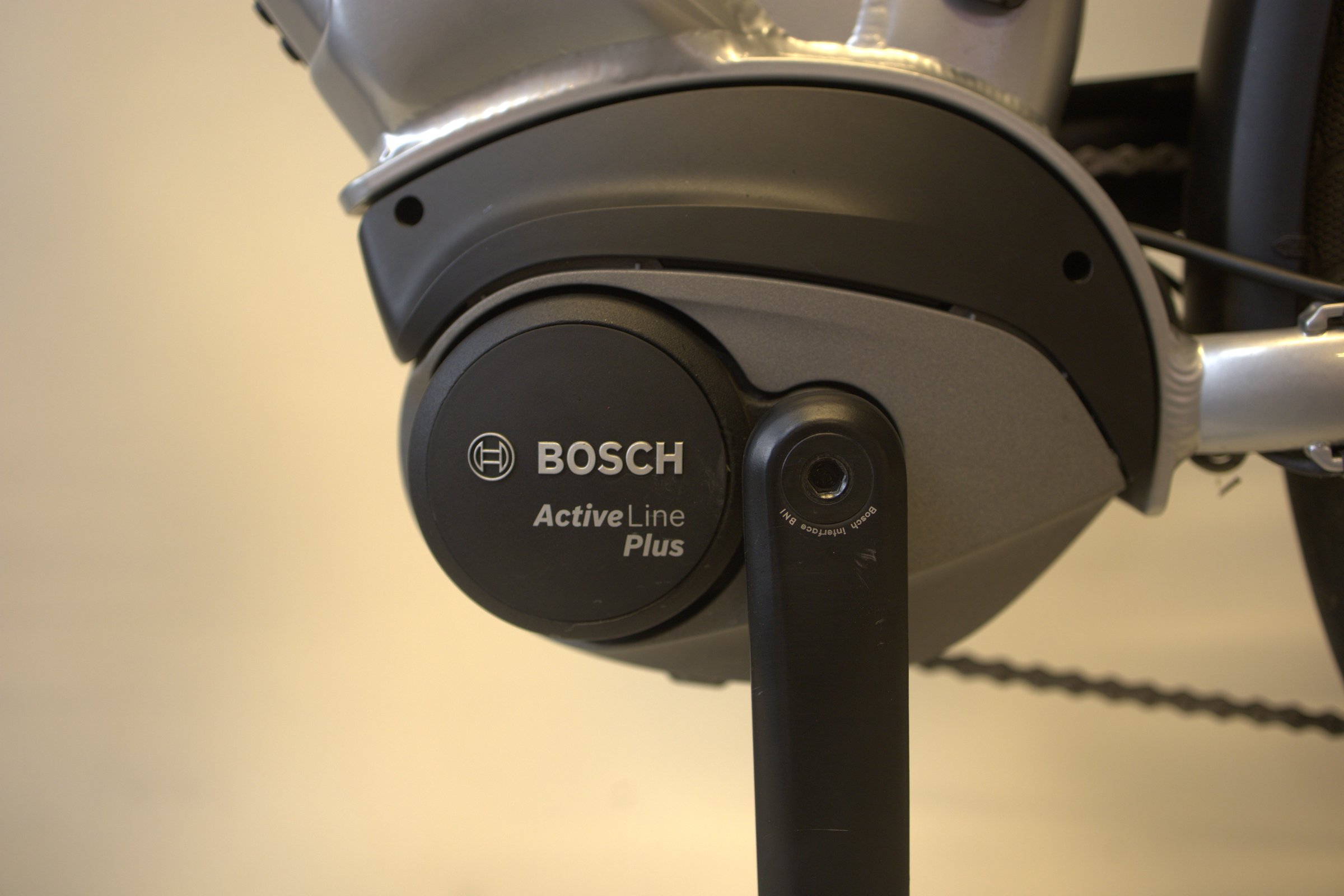 White E-Trekking 3.0 Bosch A+ 500 23