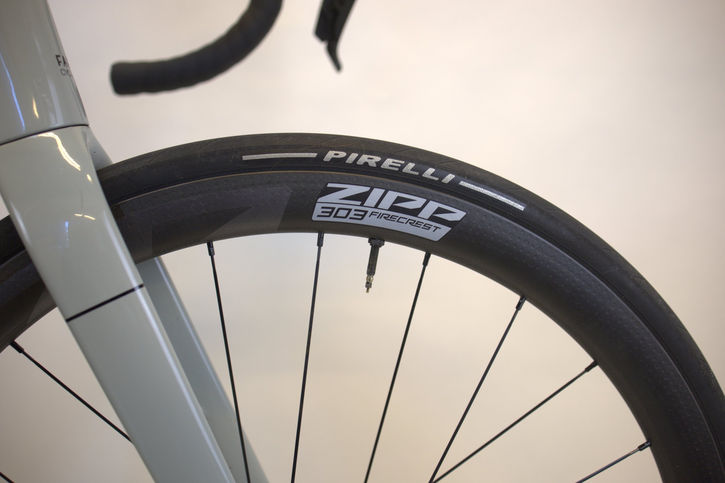 Fara r F/Road Performance Red eTap AXS (oppgradert)