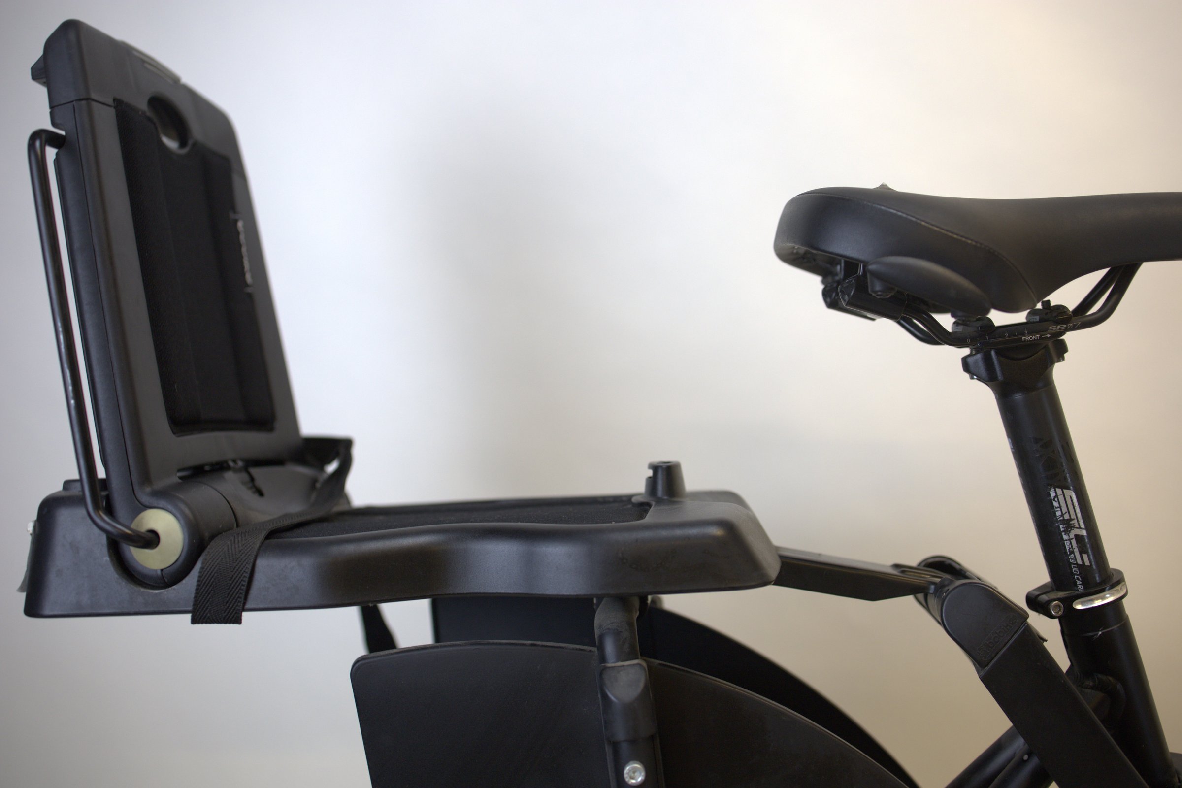 Orbea KATU-E 30 med barnesete/pute og kurv