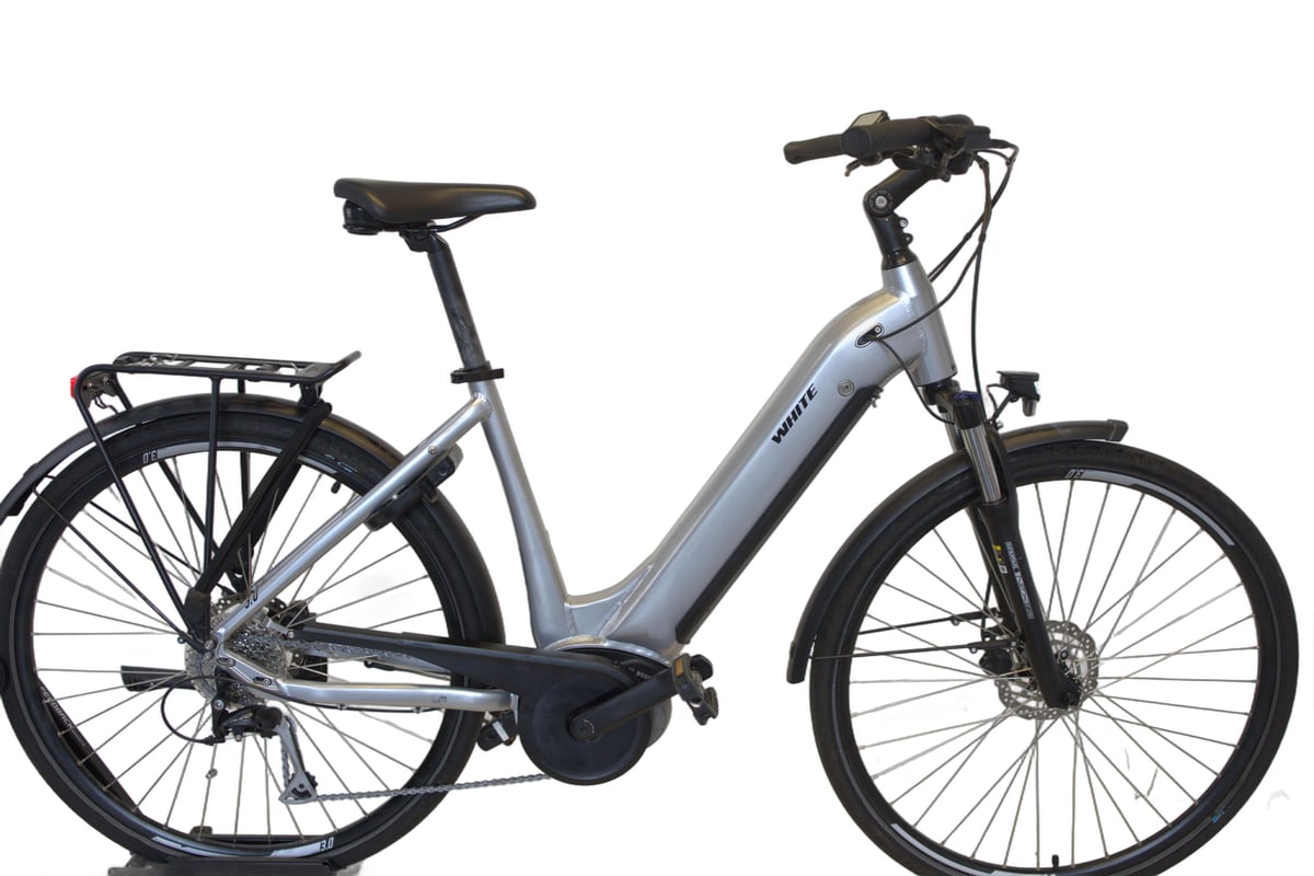 White E-Trekking 3.0 Bosch A+ 500 23