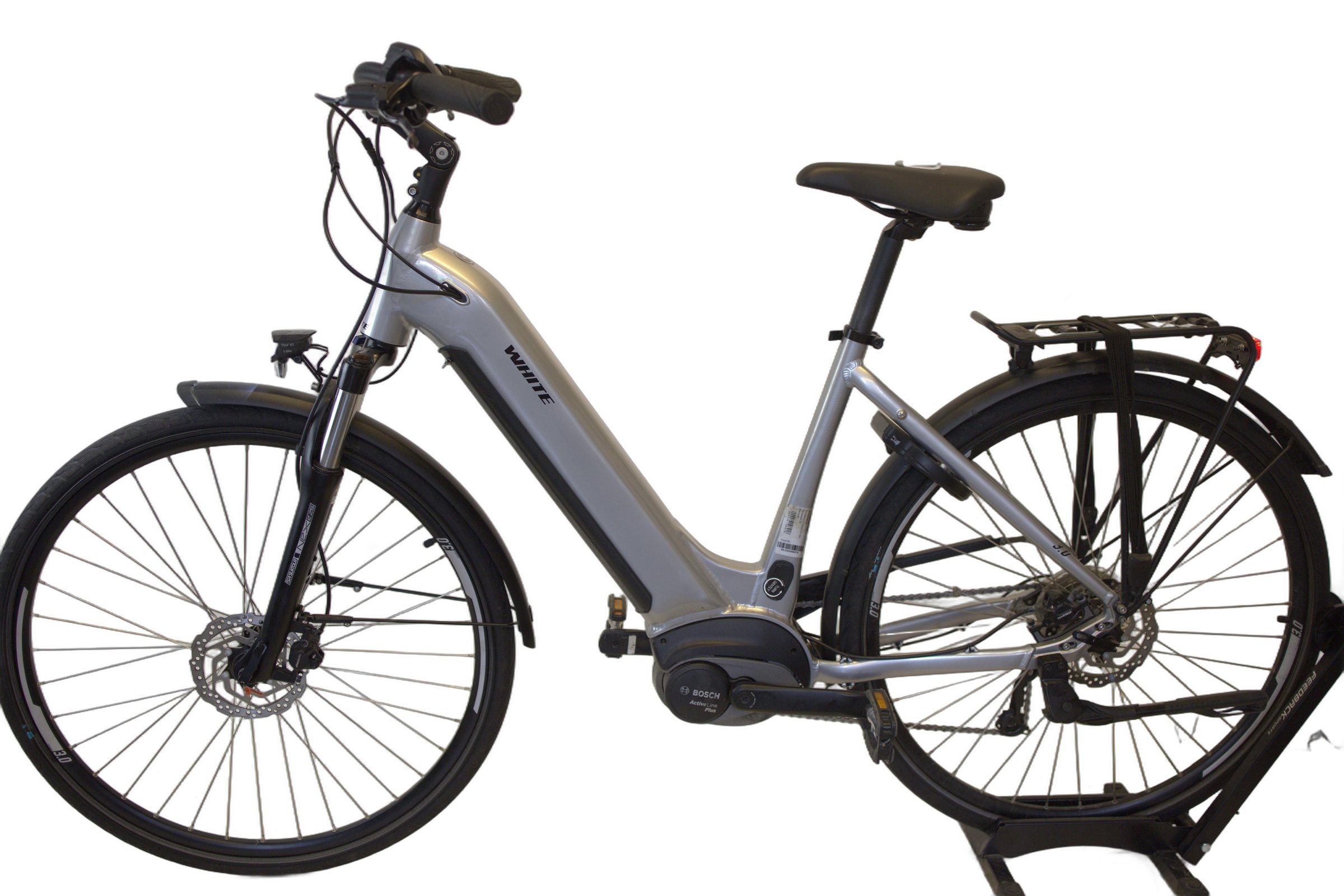 White E-Trekking 3.0 Bosch A+ 500 23