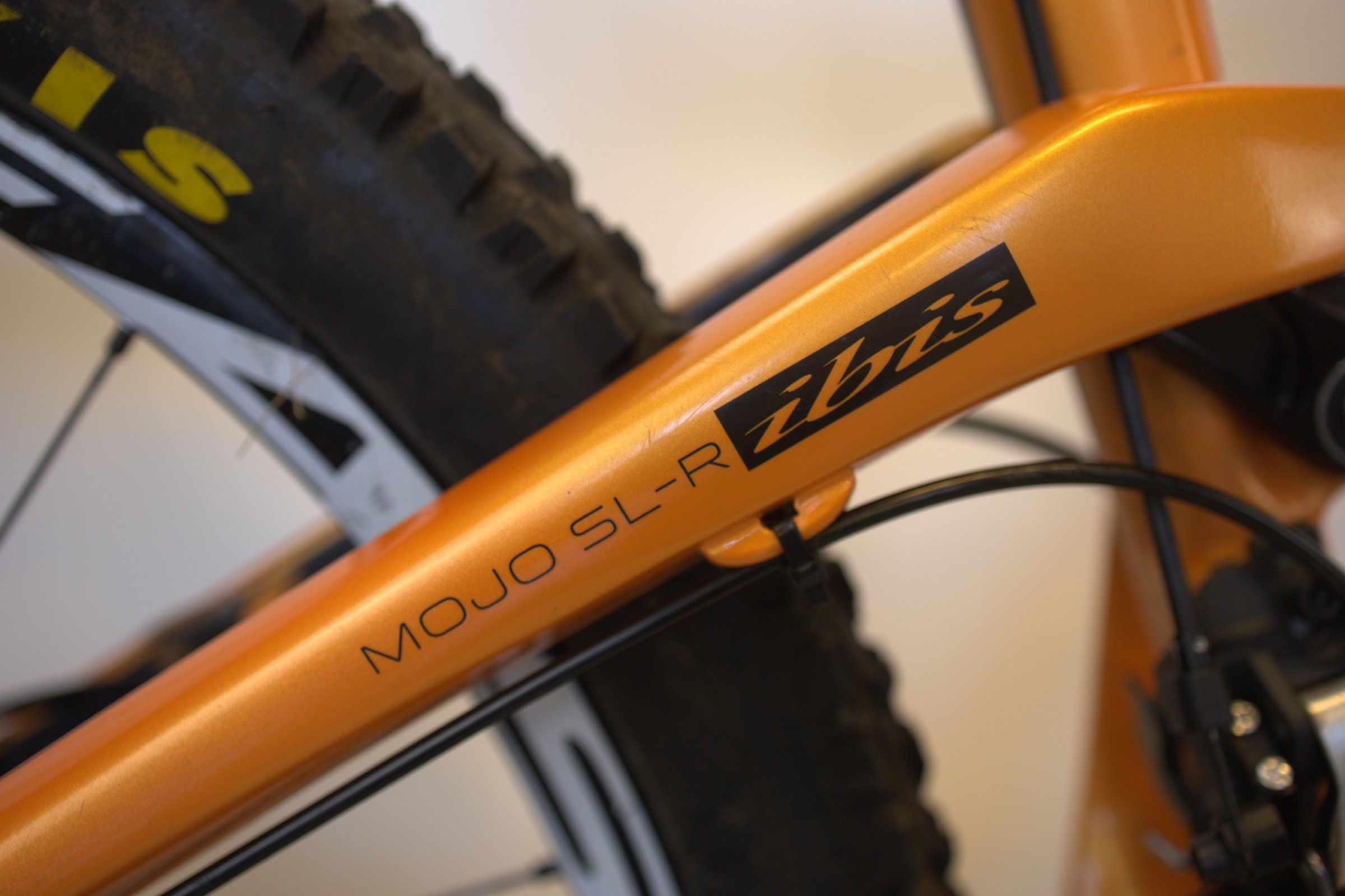 IBIS Mojo SL-R : Legendarisk stisykkel fra Ibis — lett, rask og utrolig responsiv.