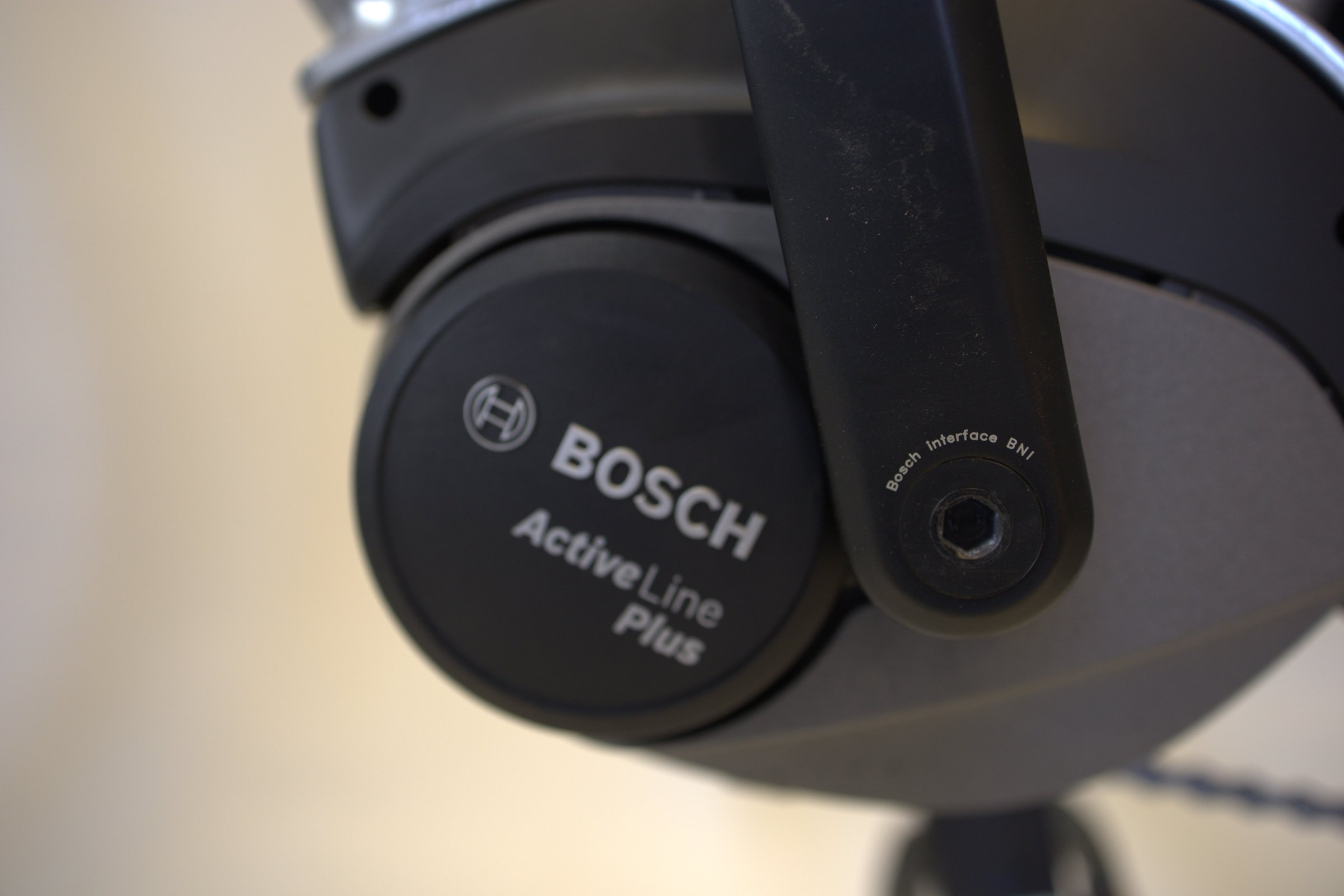White E-Trekking 3.0 Bosch A+ 500 23
