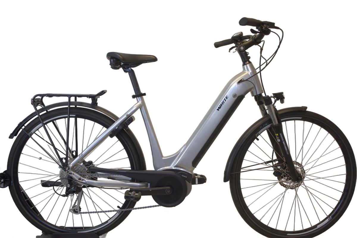 White E-Trekking 3.0 Bosch A+ 500 23