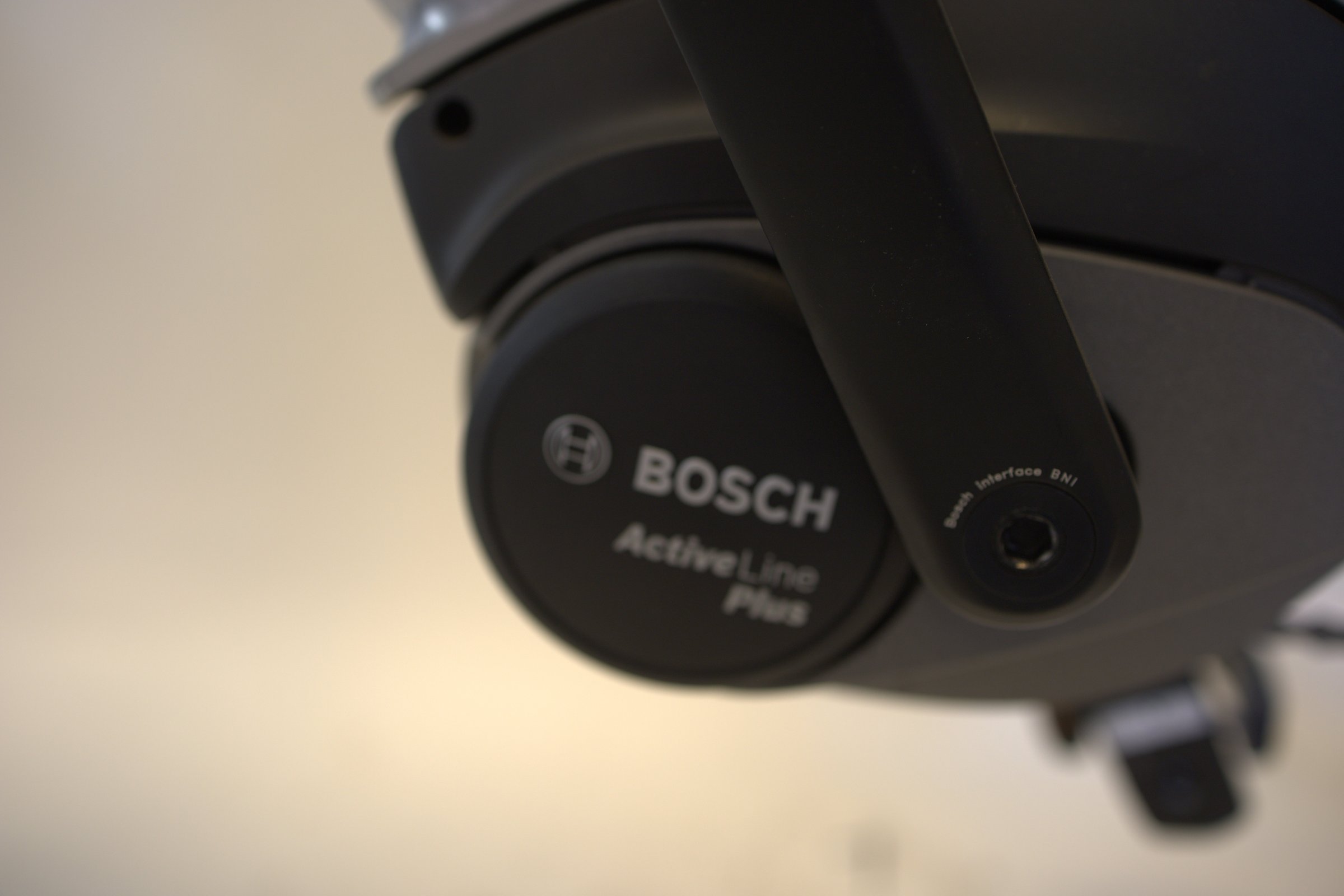 White E-Trekking 3.0 Bosch A+ 500 23