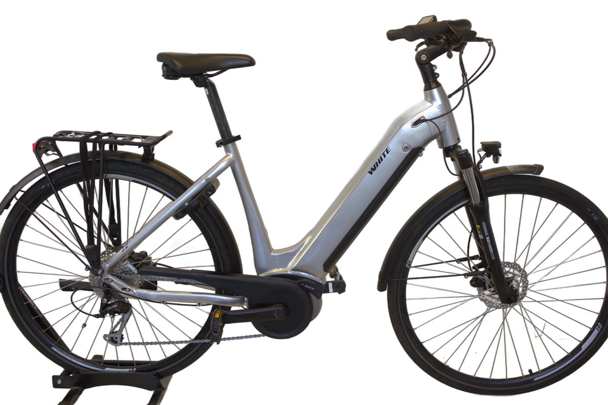 White E-Trekking 3.0 Bosch A+ 500 23