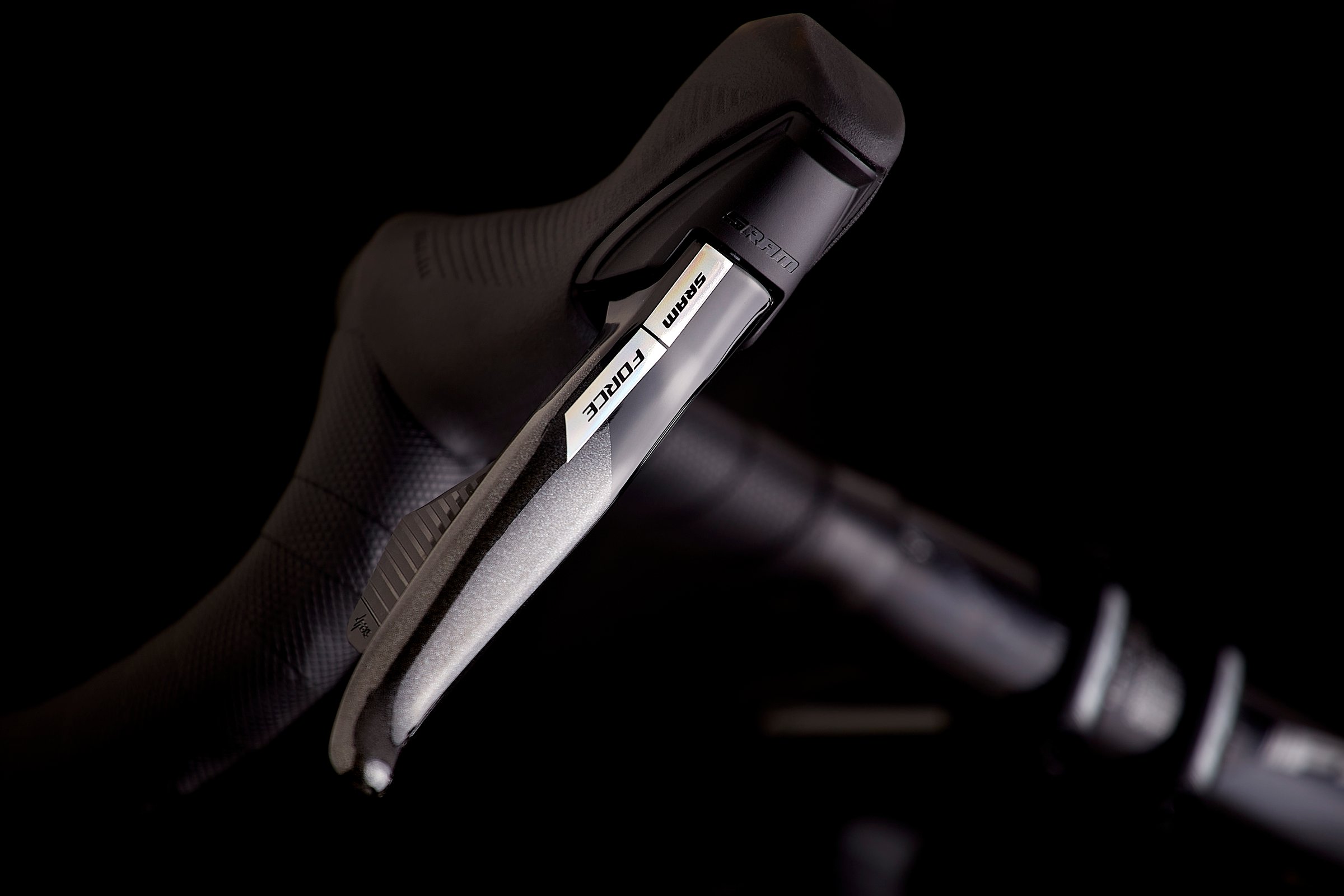 Svart MMR Adrenaline 10 fra siden med Sram Force AXS gir.