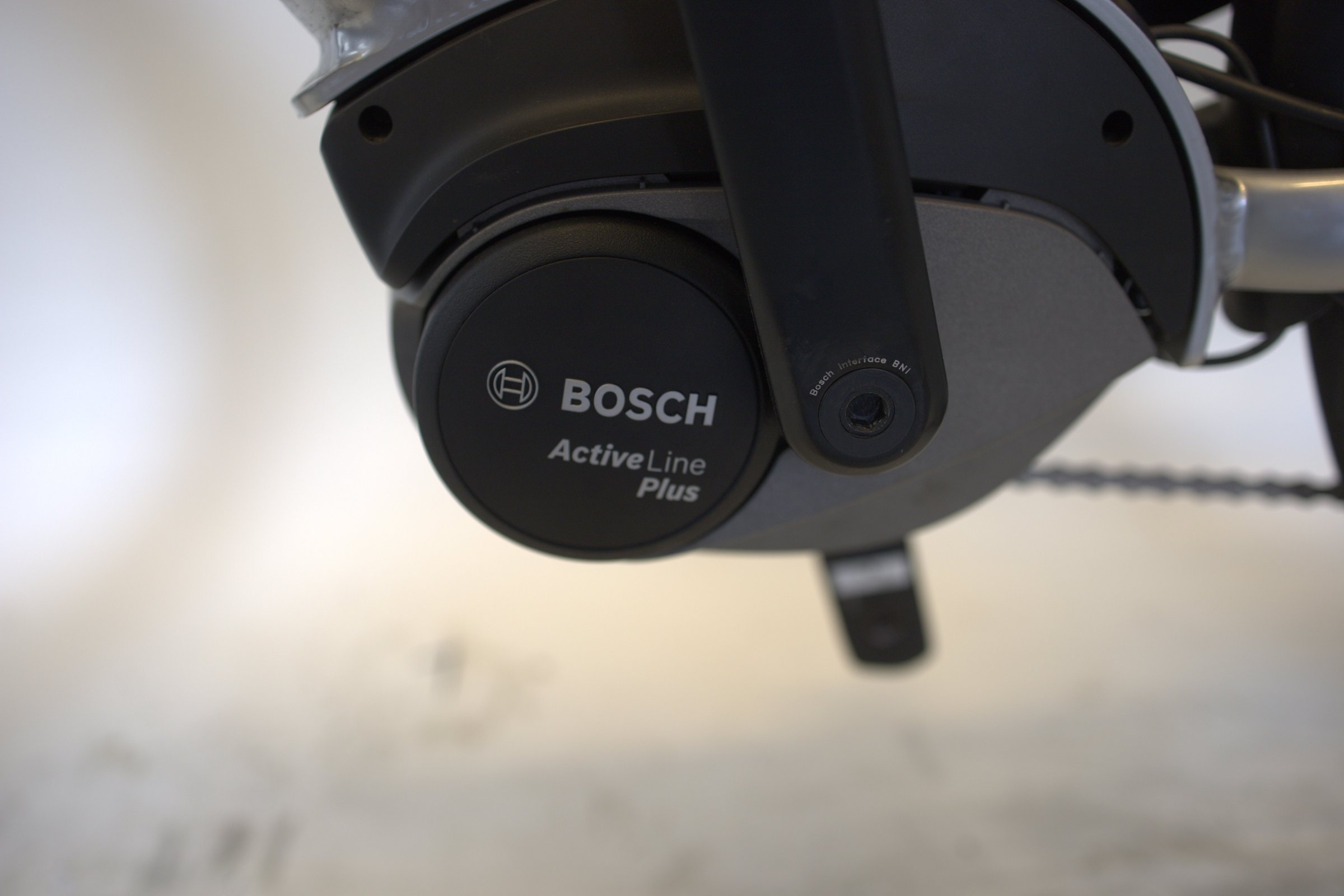 White E-Trekking 3.0 Bosch A+ 500 23