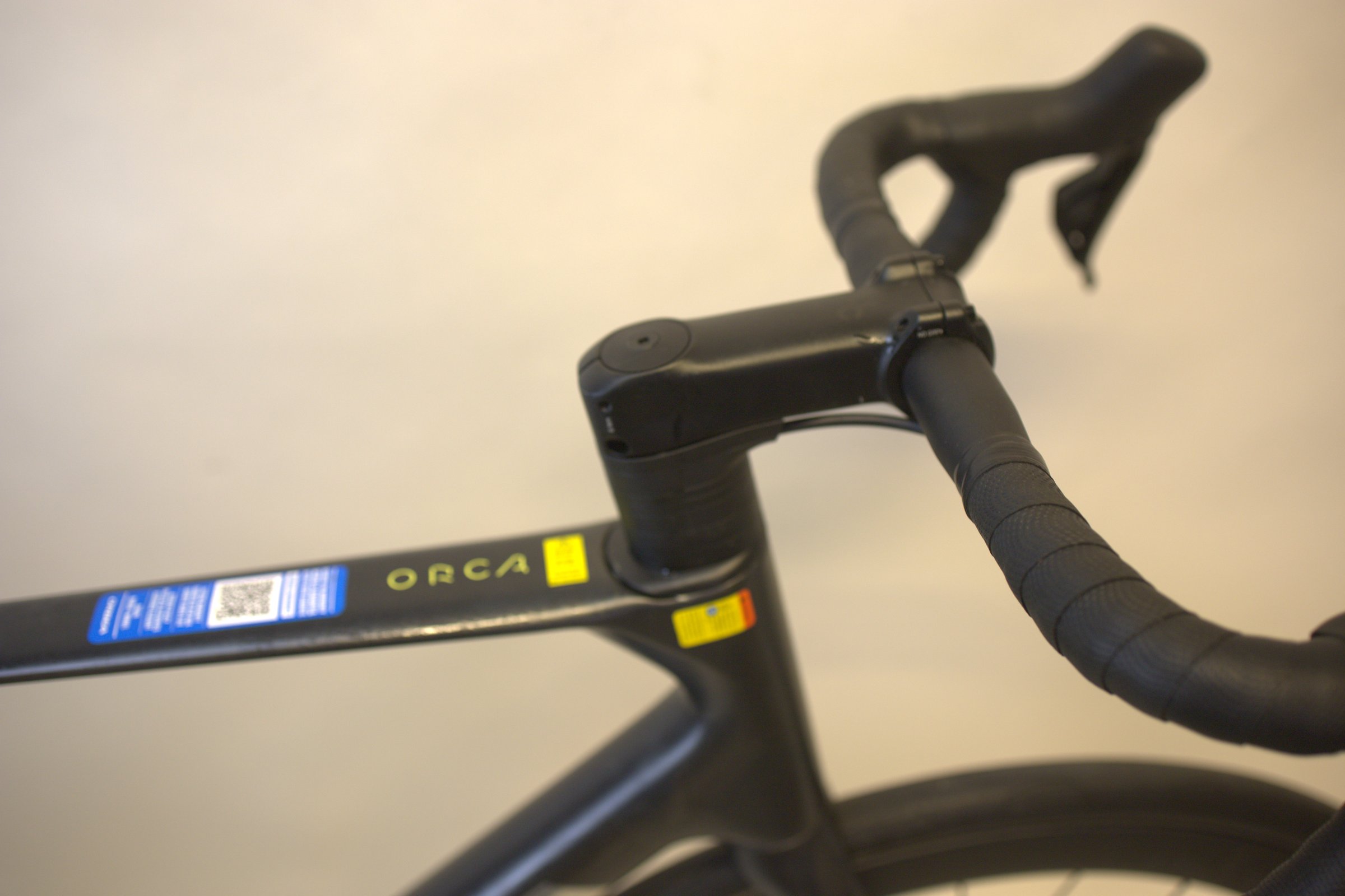 Orbea Orca M30i Di2 med Dura-Ace C50 og wattmåler