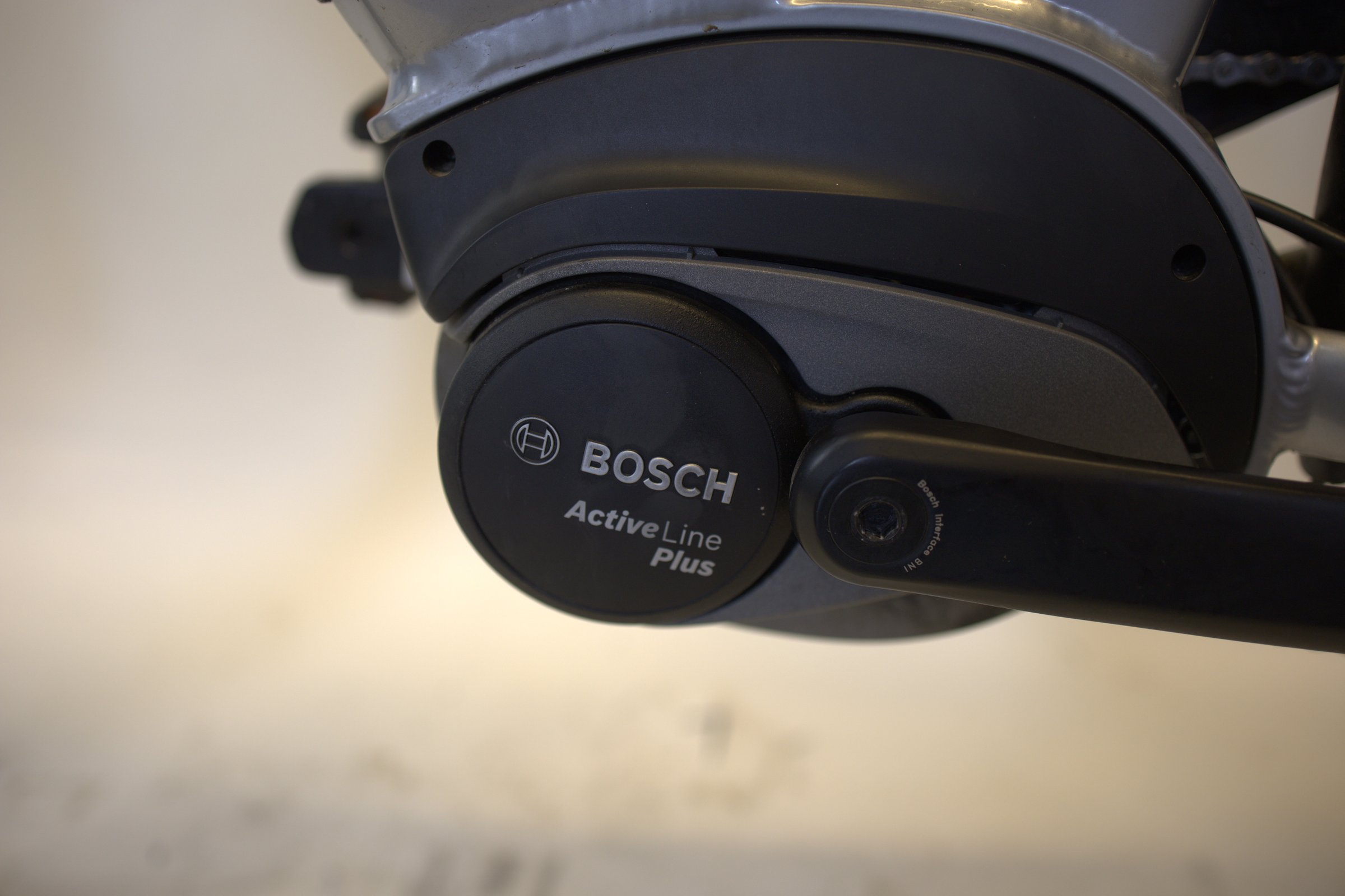 White E-Trekking 3.0 Bosch A+ 500 23
