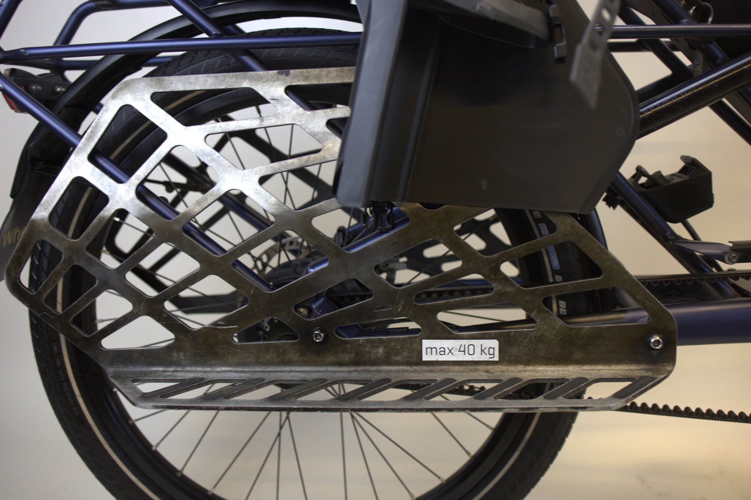 HERCULES ROB FAMILY (2939 km) med barnesete, vinterdekk, kurv og fothviler