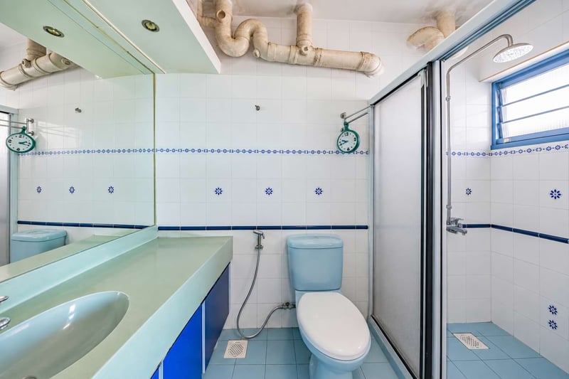 468A Admiralty Drive – Master Bathroom 1
