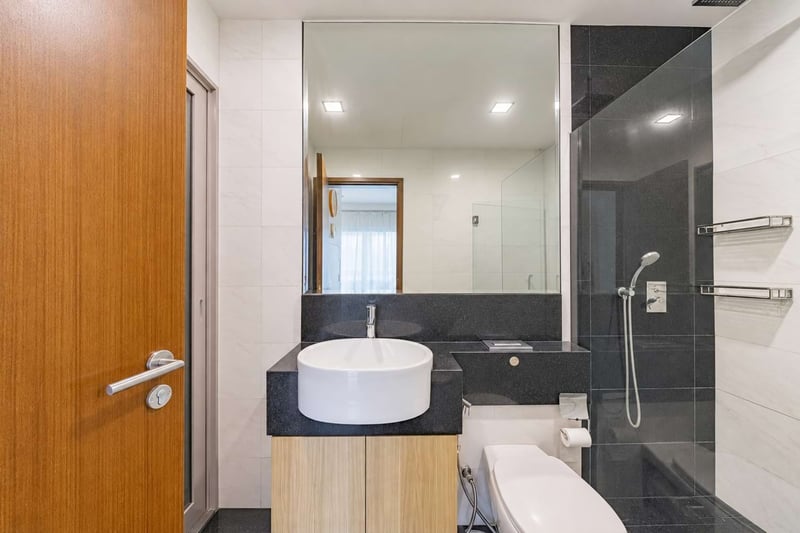 Alexis – Master Bathroom 2