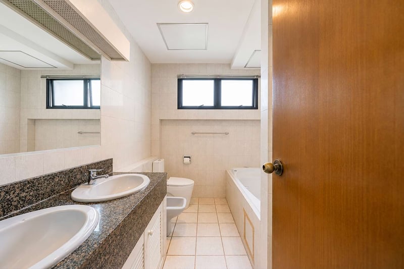 D'grove Villas – Bathroom 4