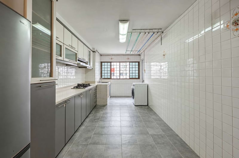 742 Yishun Avenue 5 – Kitchen 1