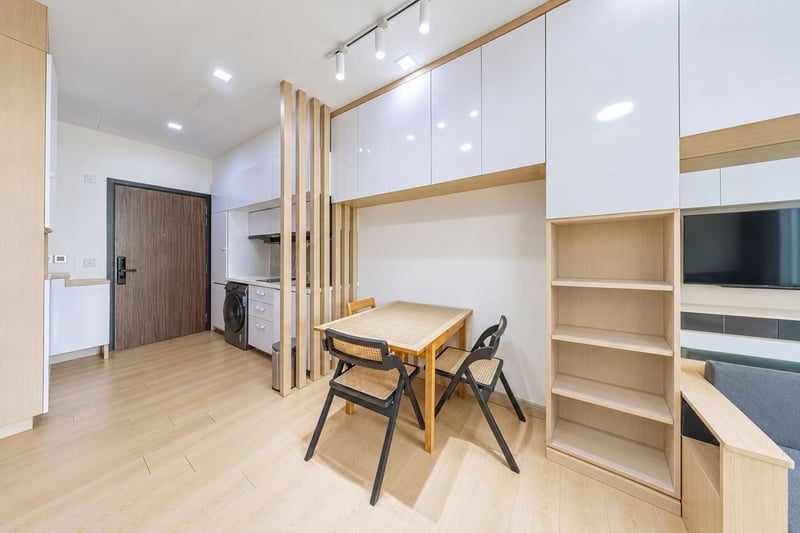 Alexis – Dining Kitchen 1