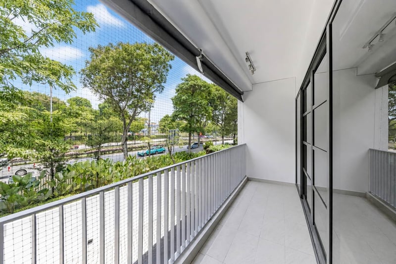 E Maison – Balcony 1