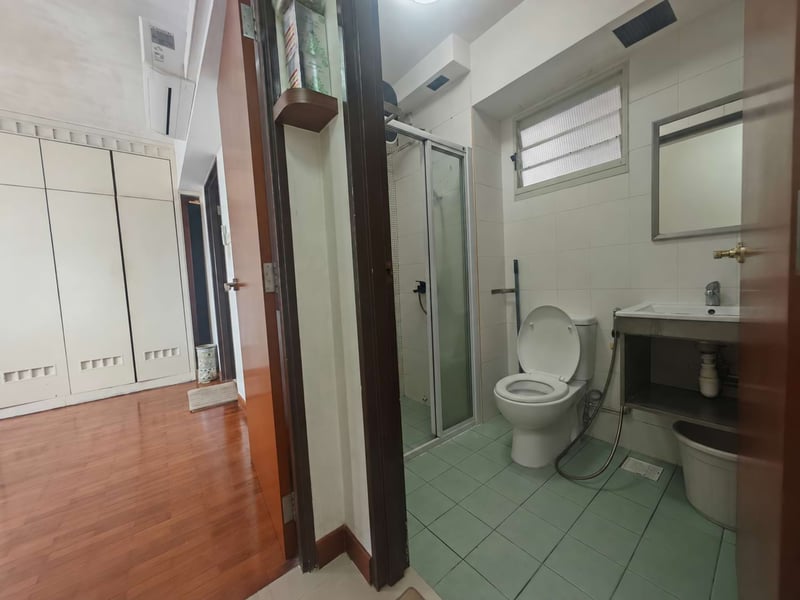 652 Punggol Central – Bathroom 2