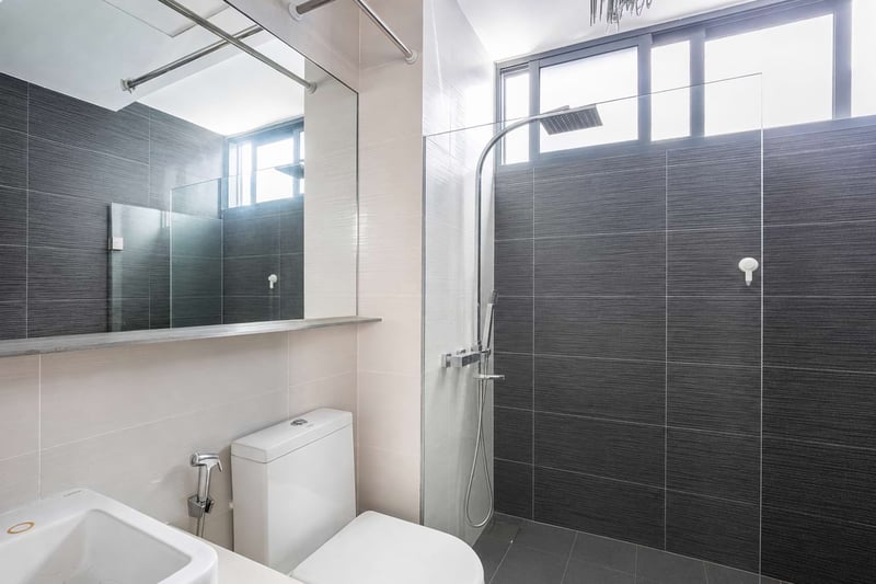 Vibes@upper Serangoon – Bathroom 2