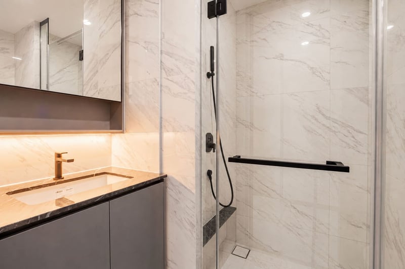 The Landmark – Bathroom 2