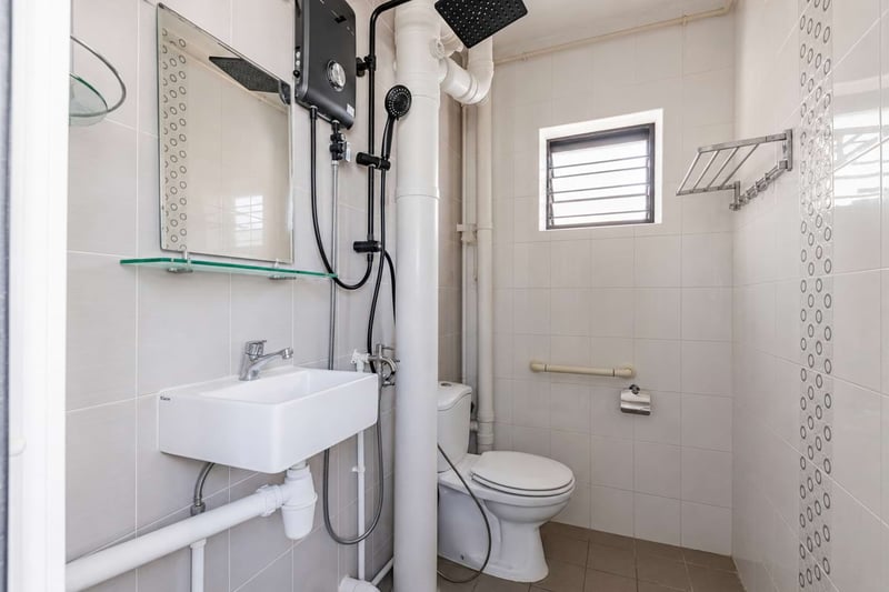 487 Jurong West Avenue 1 – Bathroom 2
