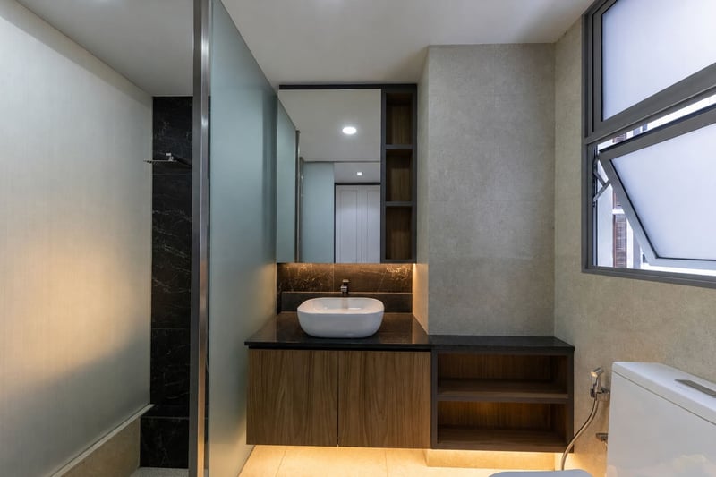 The Lanai – Bathroom 2