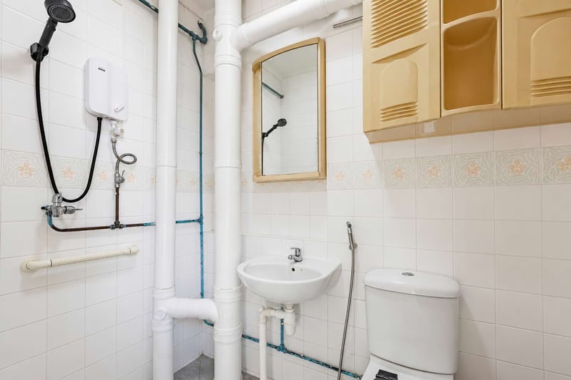 288C Bukit Batok Street 25 – Bathroom 2