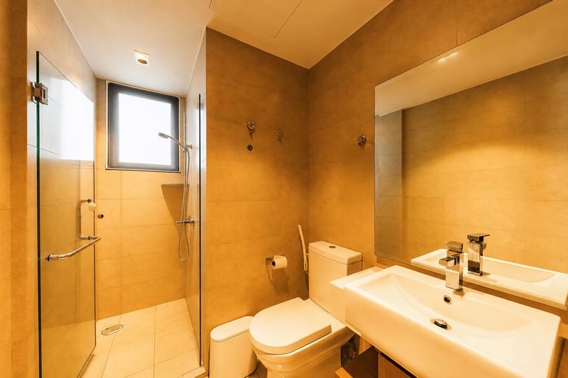 The Canopy – Bathroom 2