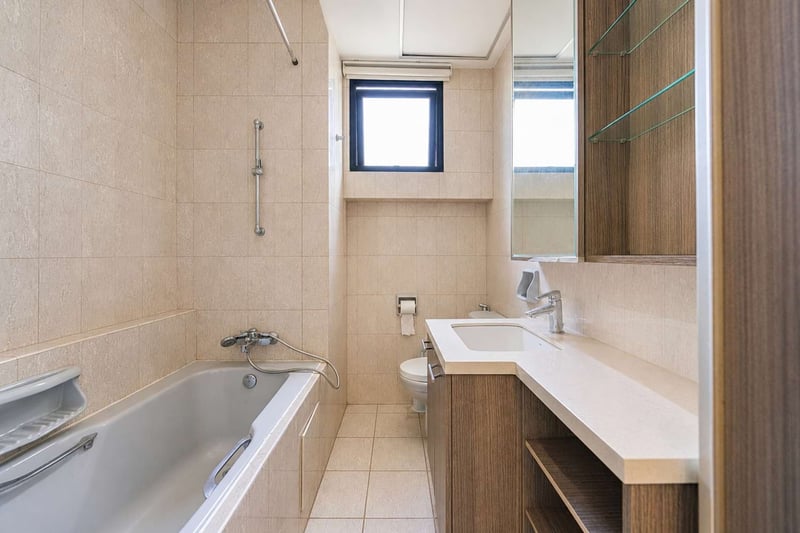 D'grove Villas – Bathroom 2