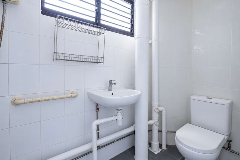 234 Jurong East Street 21 – Bathroom 1