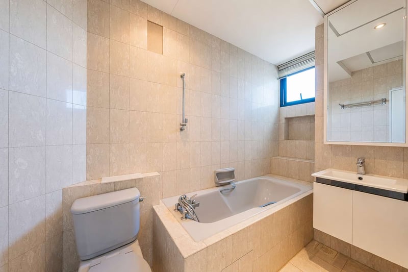 D'grove Villas – Bathroom 1