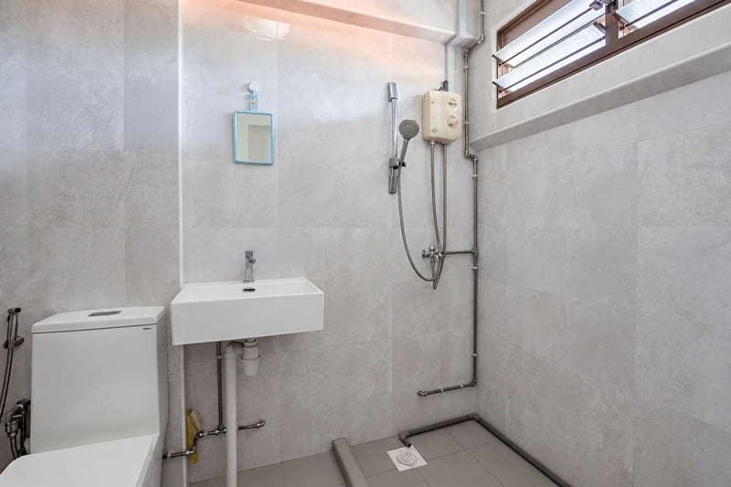287 Bishan Street 24 – Master Bathroom 1