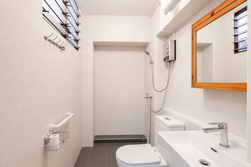 366 Corporation Drive – Bathroom 1