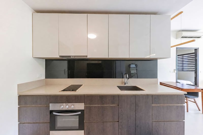 E Maison – Kitchen 1