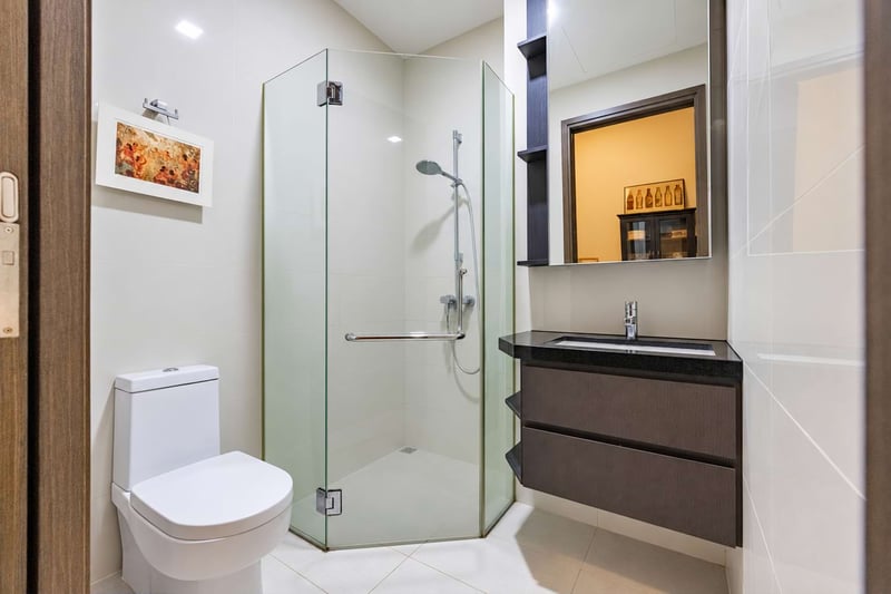 The Cristallo – Bathroom 1