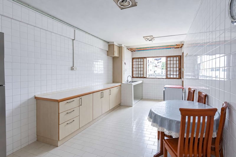 233 Bukit Batok East Avenue 5 – Kitchen 1