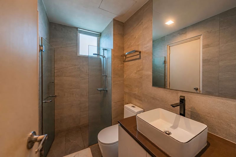 Le Hill Condominium – Bathroom 1