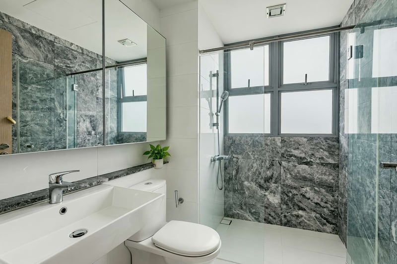 Eight Courtyards – Master Bathroom_1A