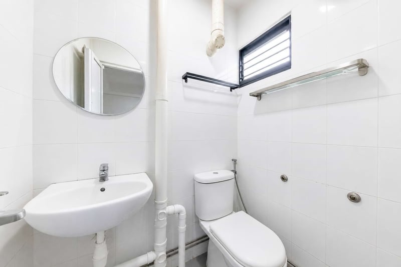 231 Ang Mo Kio Avenue 3 – Bathroom 1