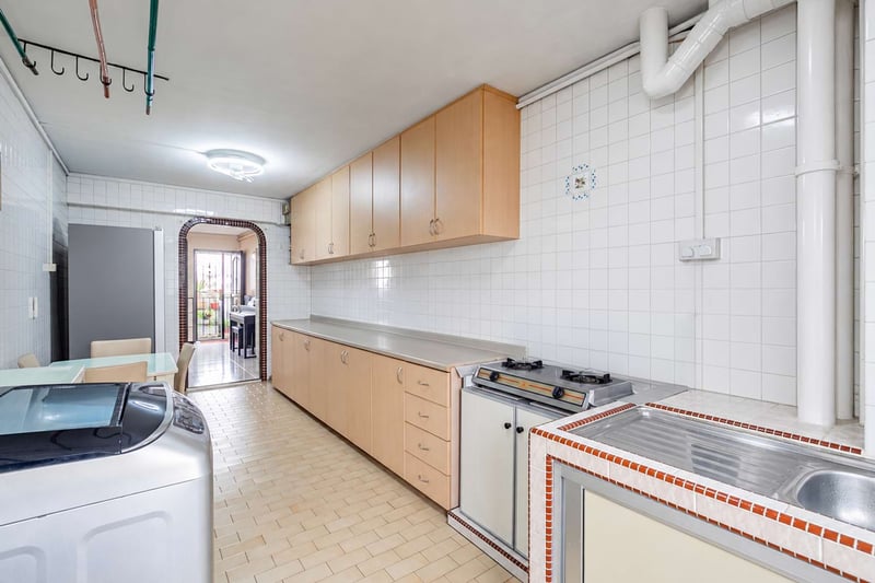 321 Bukit Batok Street 33 – Kitchen 3