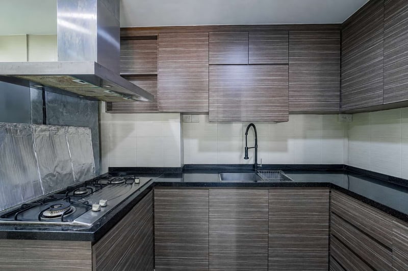 286B Toh Guan Road – kitchen 1