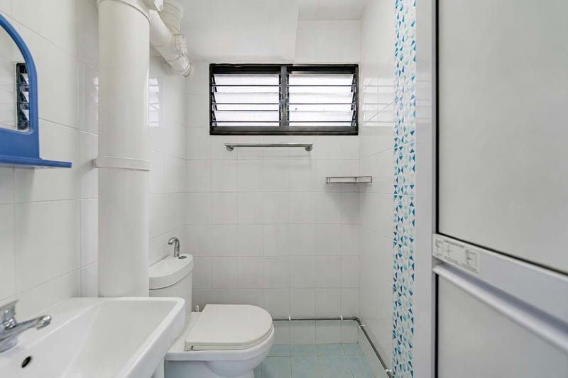 180 Ang Mo Kio Avenue 5 – Bathroom 2