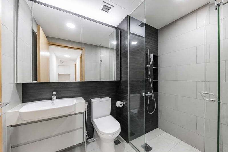 The Glades – Bathroom 1