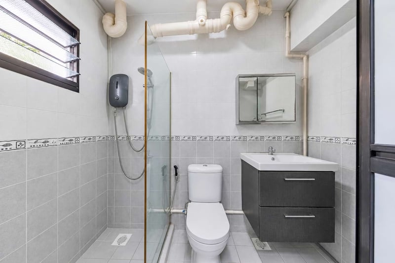 183 Yung Sheng Road – Master Bathroom 1