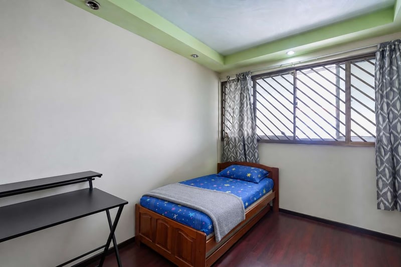 104 Pasir Ris Street 12 – Bedroom 1