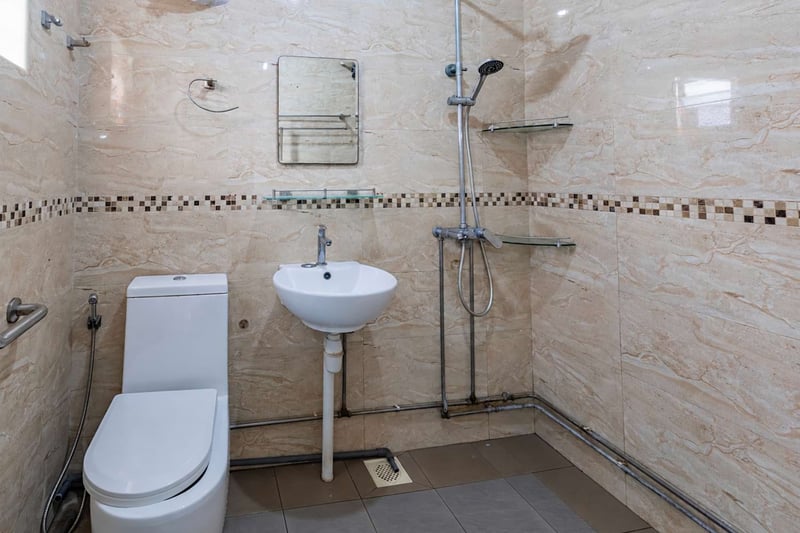 915 Jurong West Street 91 – Master Bathroom_1A