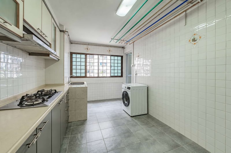 742 Yishun Avenue 5 – Kitchen 2