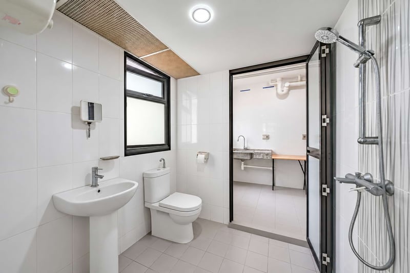 462D Yishun Avenue 6 – Bathroom 2